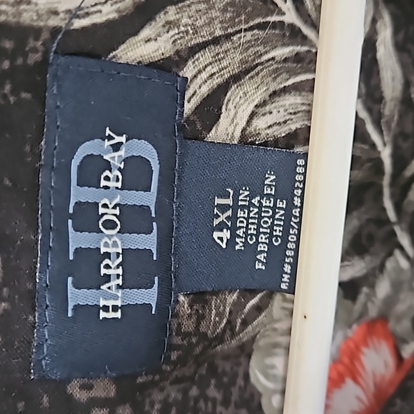 Men's Hawaiian Shirt - Picture 2 of 4